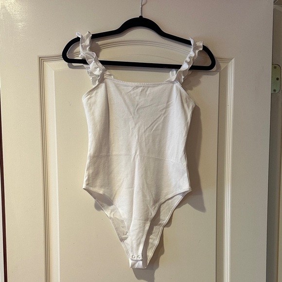 Forever 21 Tops - Forever 21 White Ruffled Bodysuit